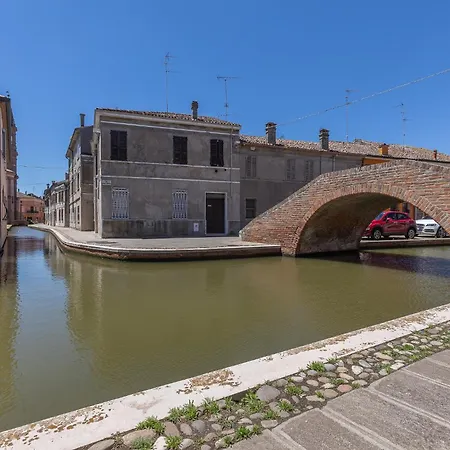 Guesthost - La Piccola Venezia * Comacchio